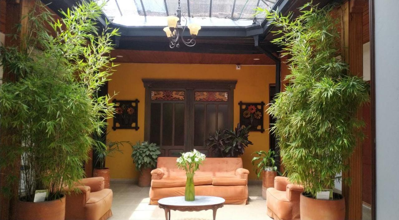 Hotel Plaza Mayor ドゥイタマ エクステリア 写真