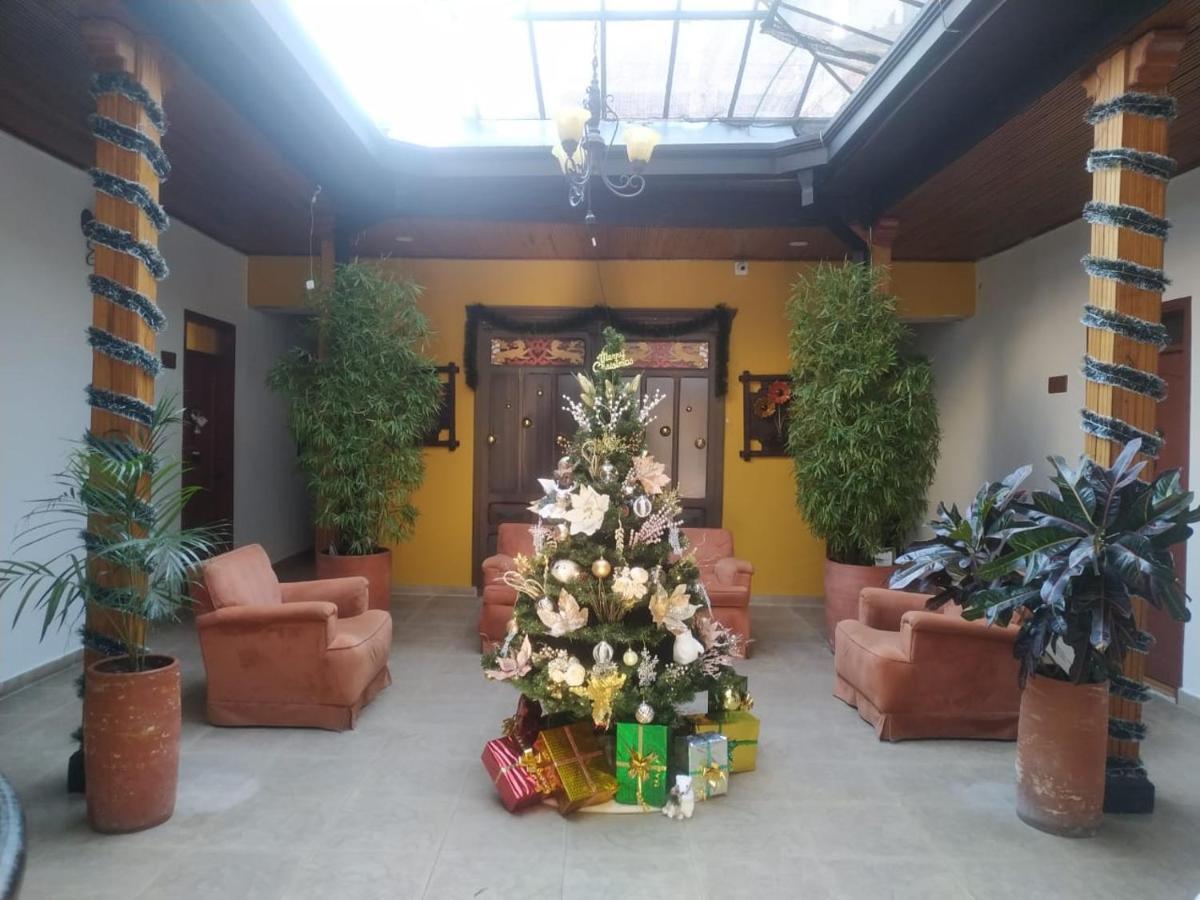 Hotel Plaza Mayor ドゥイタマ エクステリア 写真